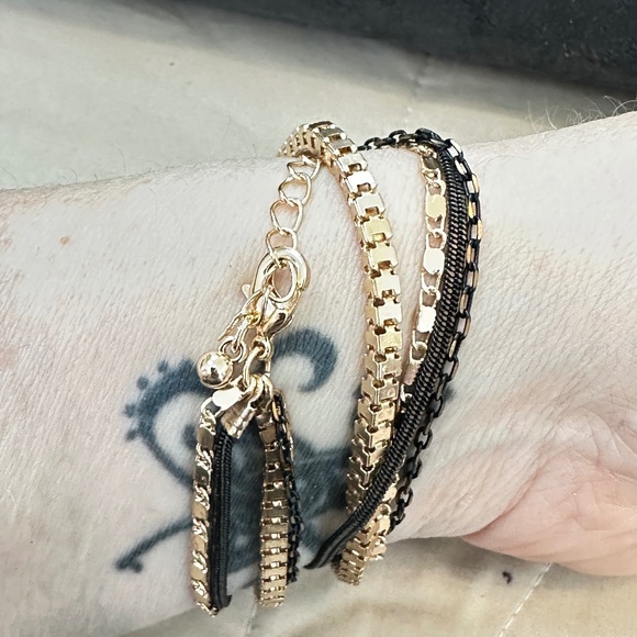 Gold Tone & Black 4 Strand Chain Bracelet/Chocker. EUC - Picture 11 of 14
